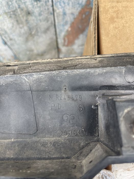 Панель подсветки номера Mitsubishi Space Star 98-12