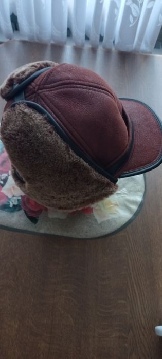 Продам ШАПКА с натуральной КОЖИ и Цегейки.