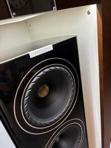 Fyne Audio F703 piano black