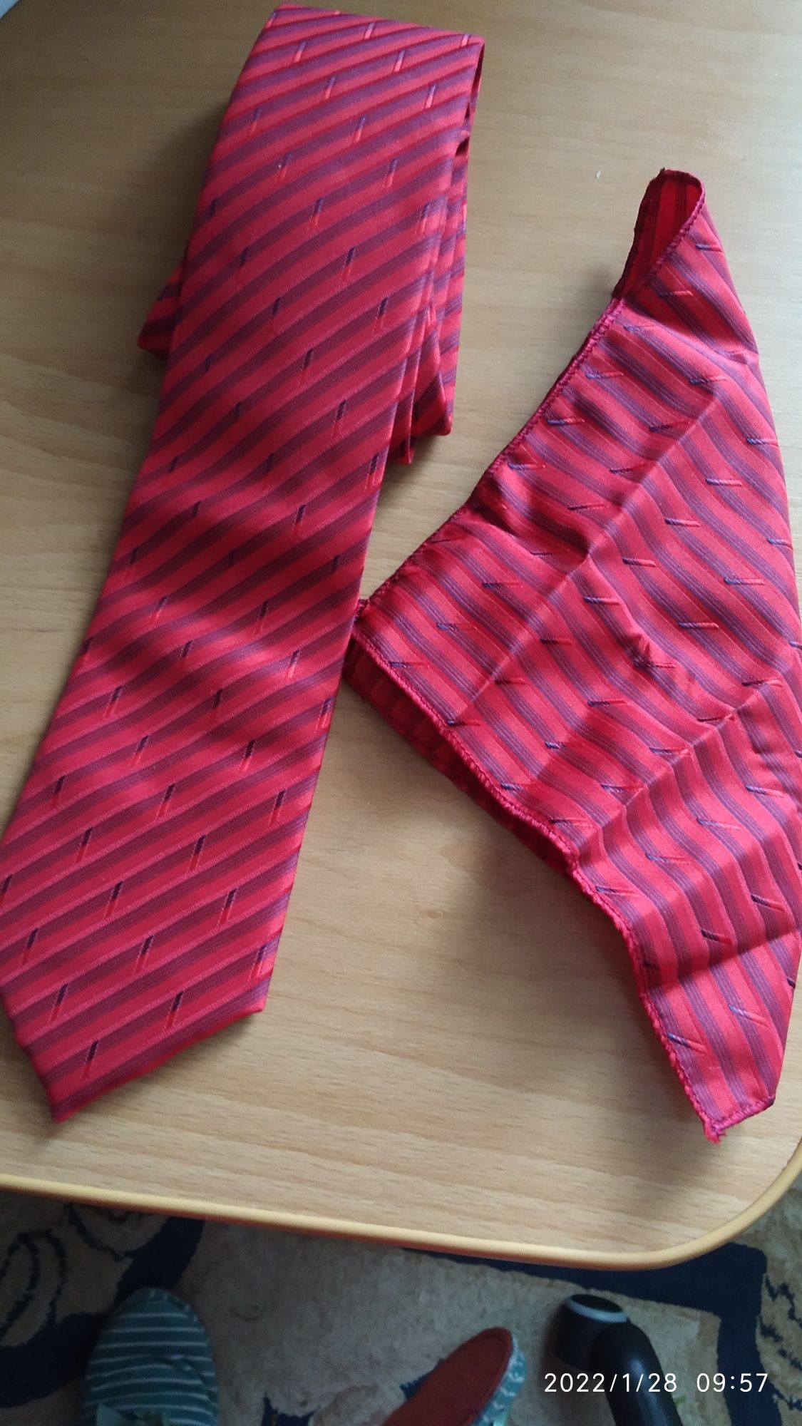 Подарочний набор для  чоловіків - стильный галстук, запонки и платочек
