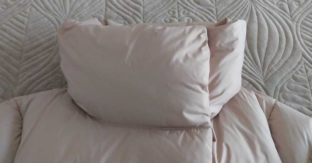 Massimo Dutti  -  Blusão de plumas naturais