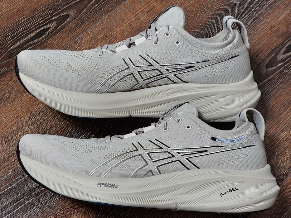 Оригінал 100% чоловічі кросівки asics nimbus 26   eur 49