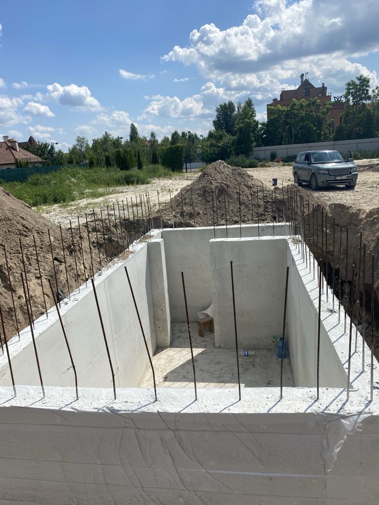 Будівництво бетонного погребу  киів