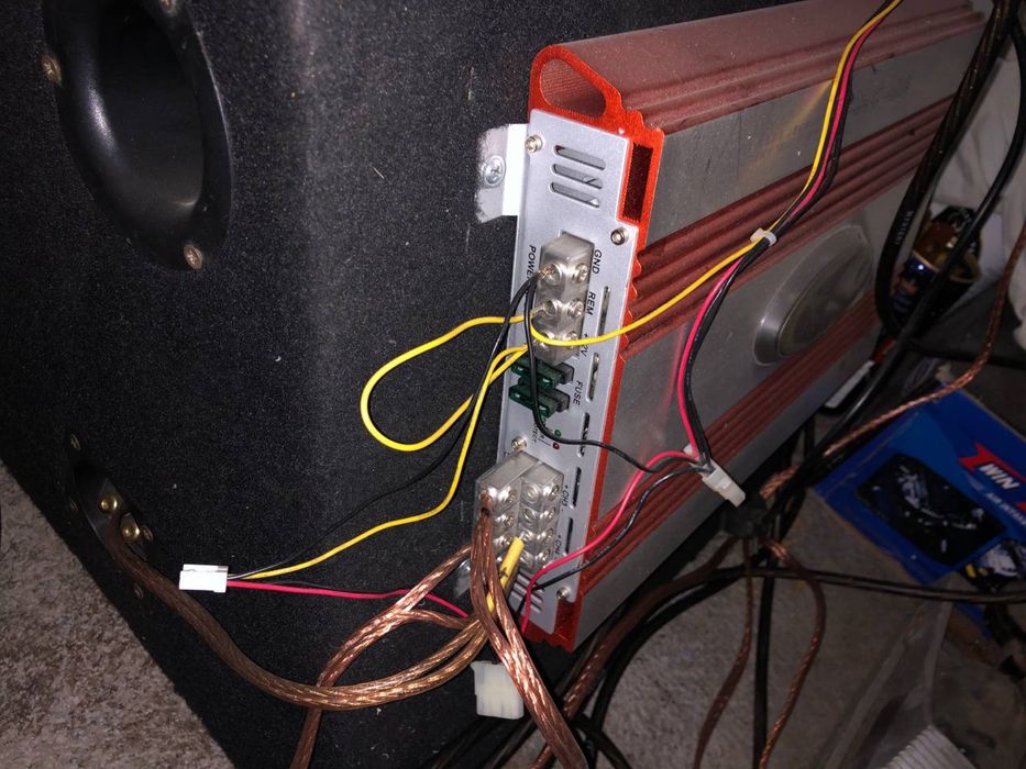 Автомобільний сабвуфер DLS, усилитель звука Spectron SP-A4150