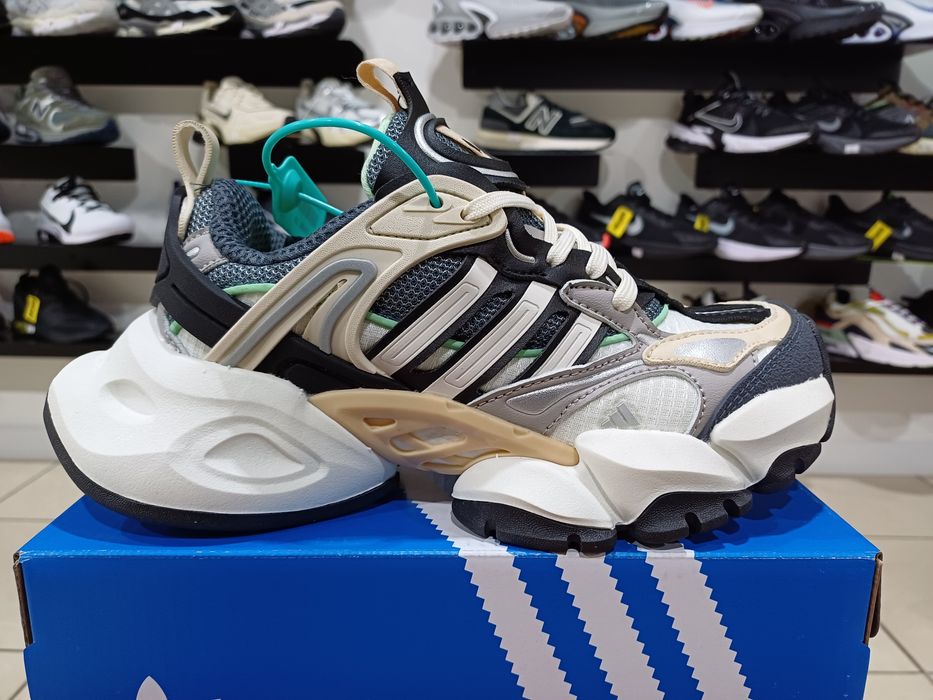 Кросівки Adidas Vento XLG