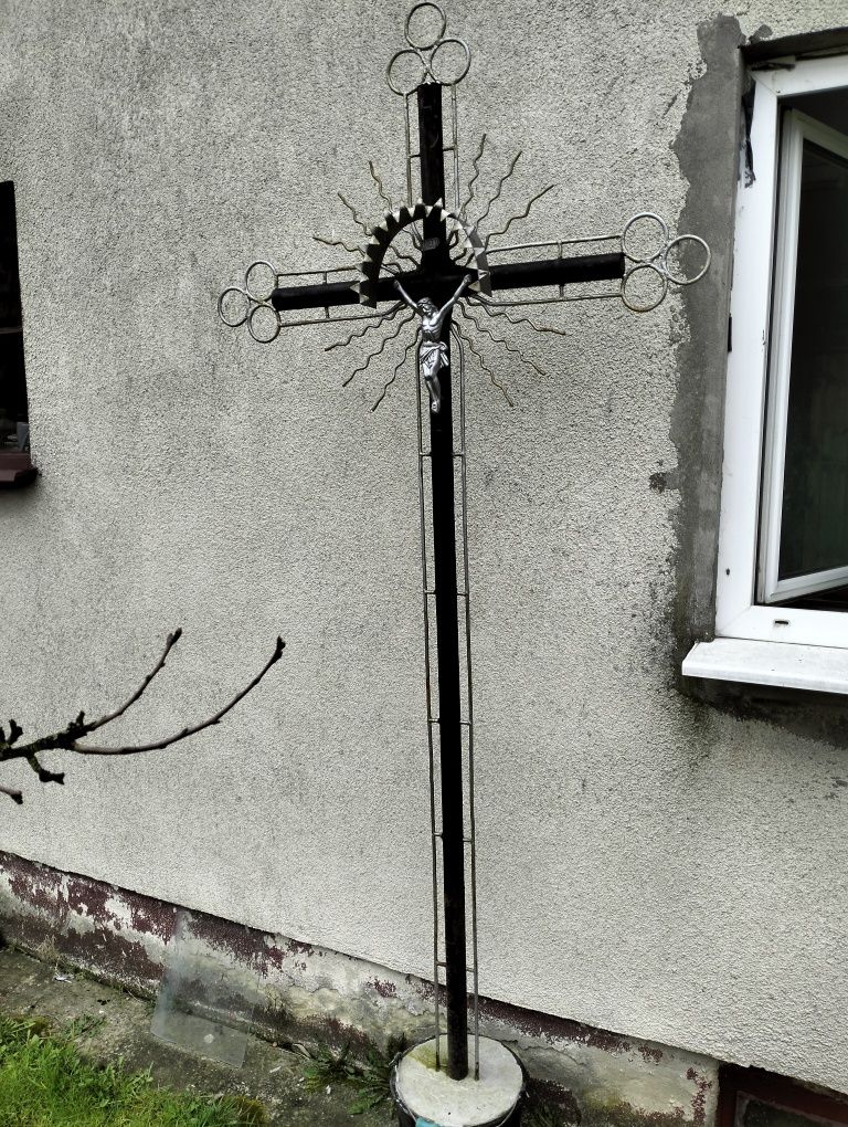 Stary Krzyż metalowy kuty Pan Jezus kapliczka nagrobny krucyfiks PRL