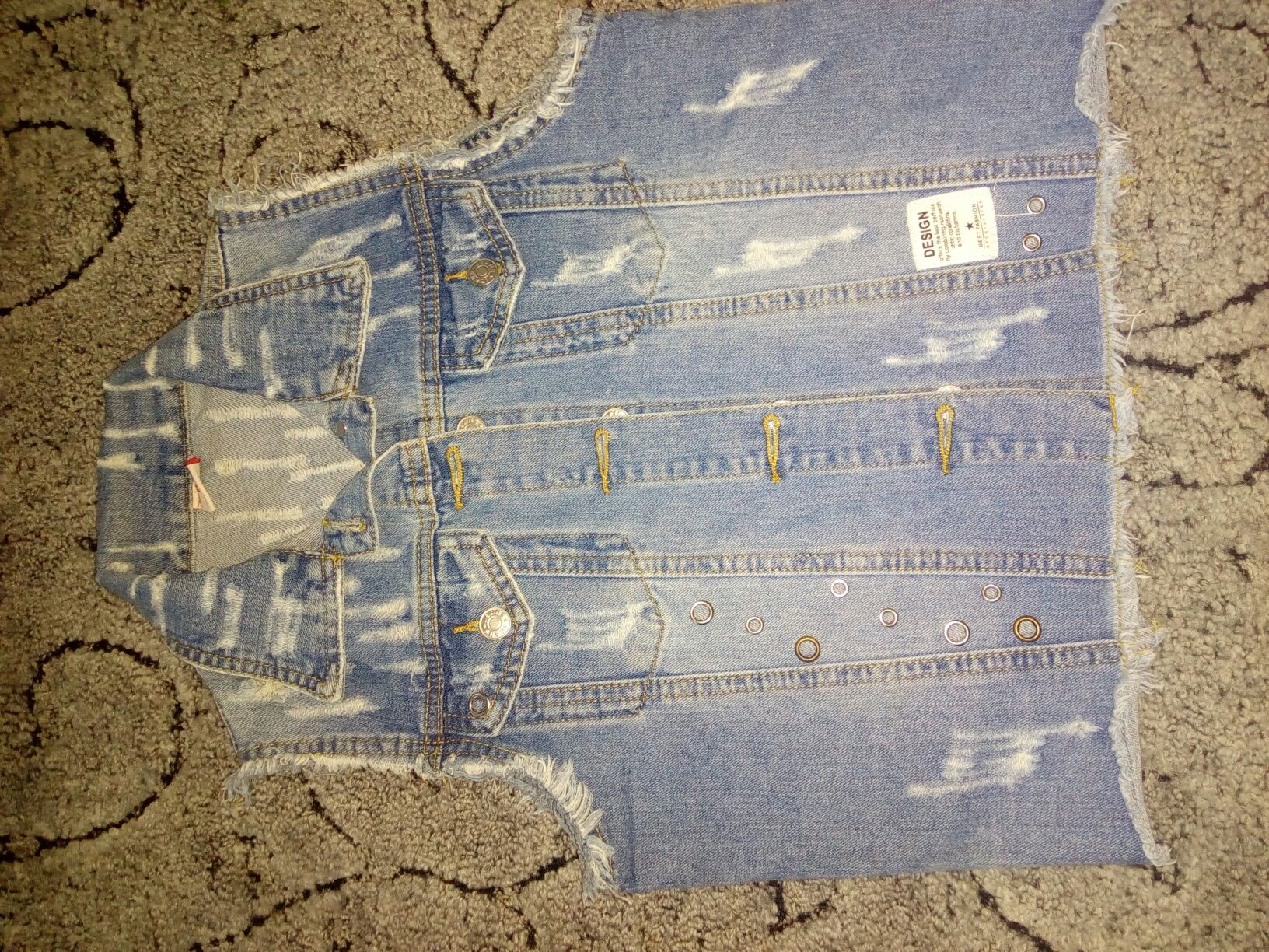 Класна жилетка джинсовая S рубашка S 158-164 ріст 13 років