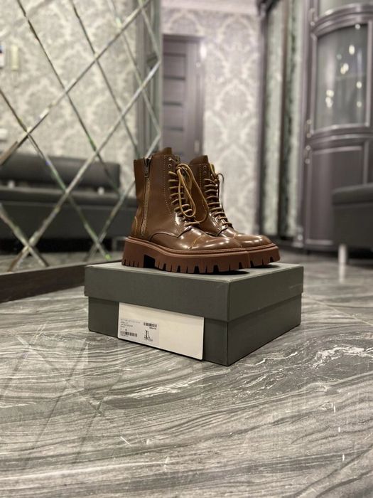 Брутальные карамельные бутсы balenciaga boots tractor brown.