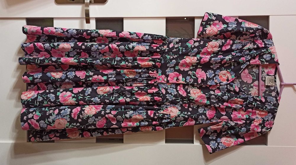 Bawełniana kolorowa sukienka w kwiaty Laura Ashley vintage retro