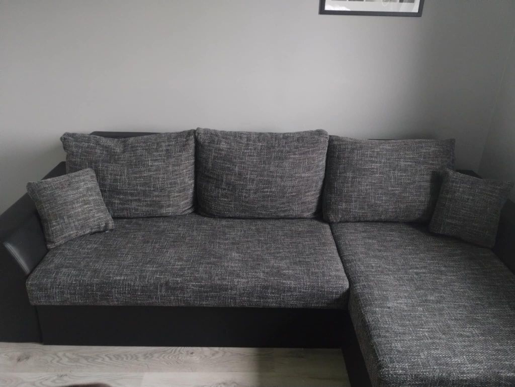 Kanapa w dobrym stanie