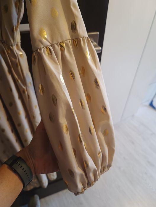 Sukienka beżowa w złote grochy swieta