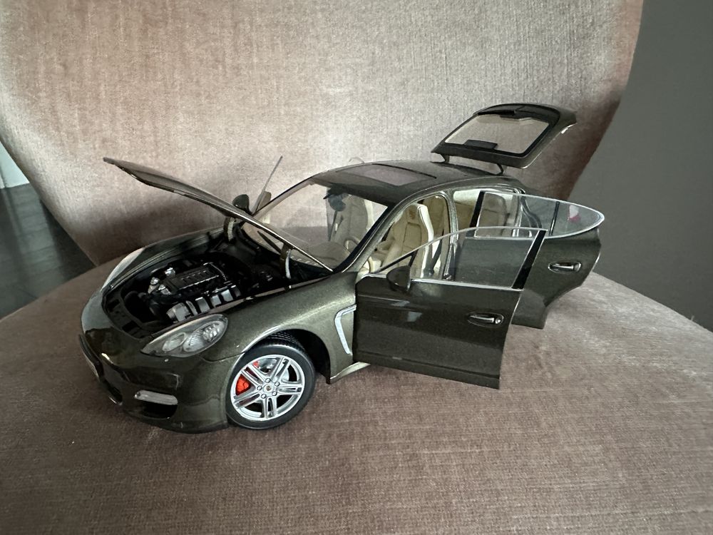 Porsche Panamera Turbo Norev 1/18