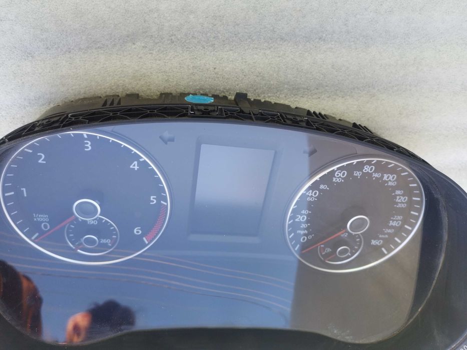 Приборна панель volkswagen passat b7