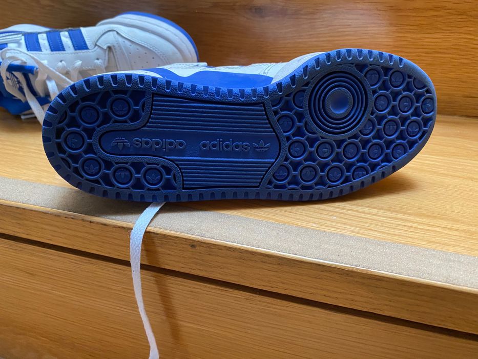 Adidas originals 
Forum Low