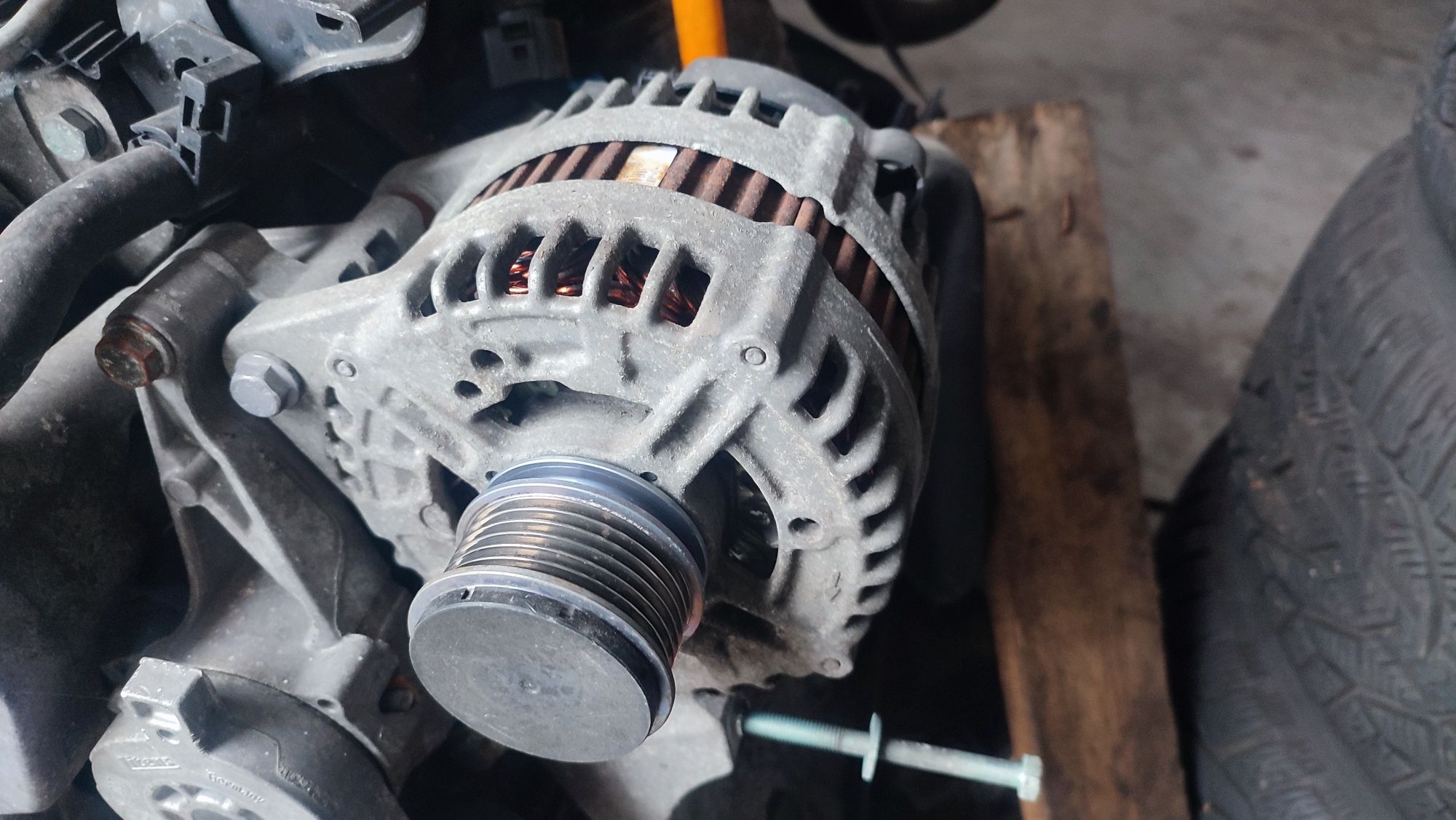 Alternator 180 AH VW Golf 5.Touran.Caddy.Passat b7. 03G.903.023