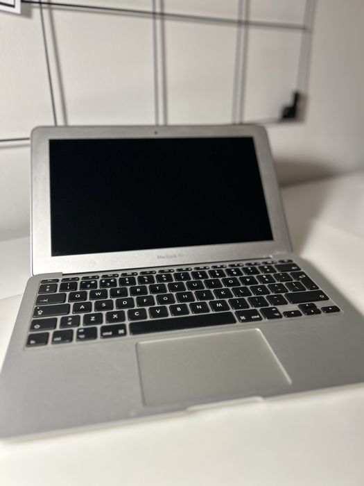 Versão 10.15.7 MacBook Air (11 polegadas, meados de 2012)