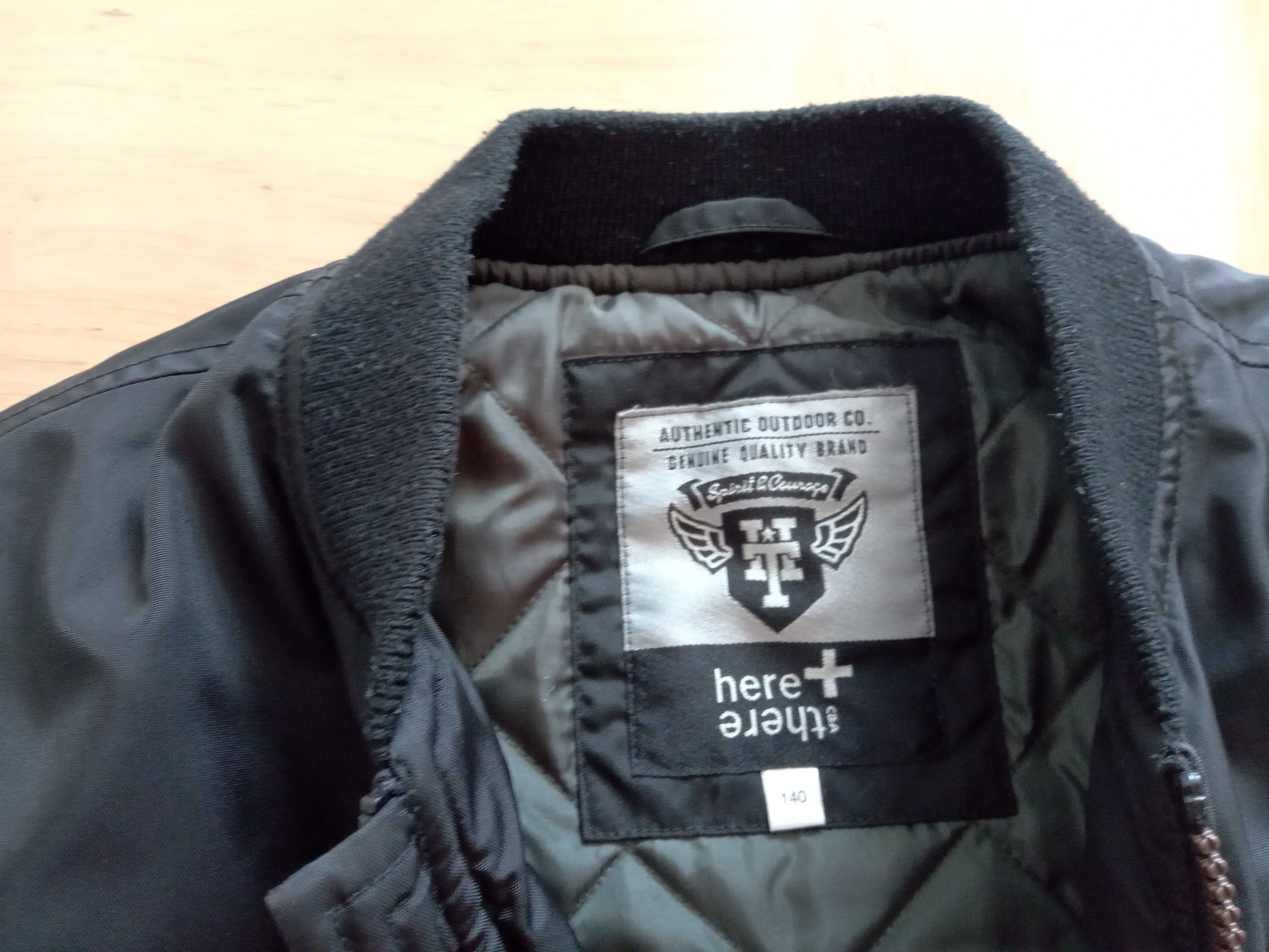 Here&There C&A czarna kurtka bomberka 140