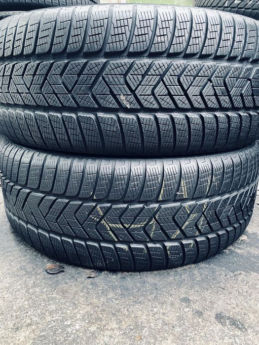 255 40 22 Pirelli Scorpion Winter 90%