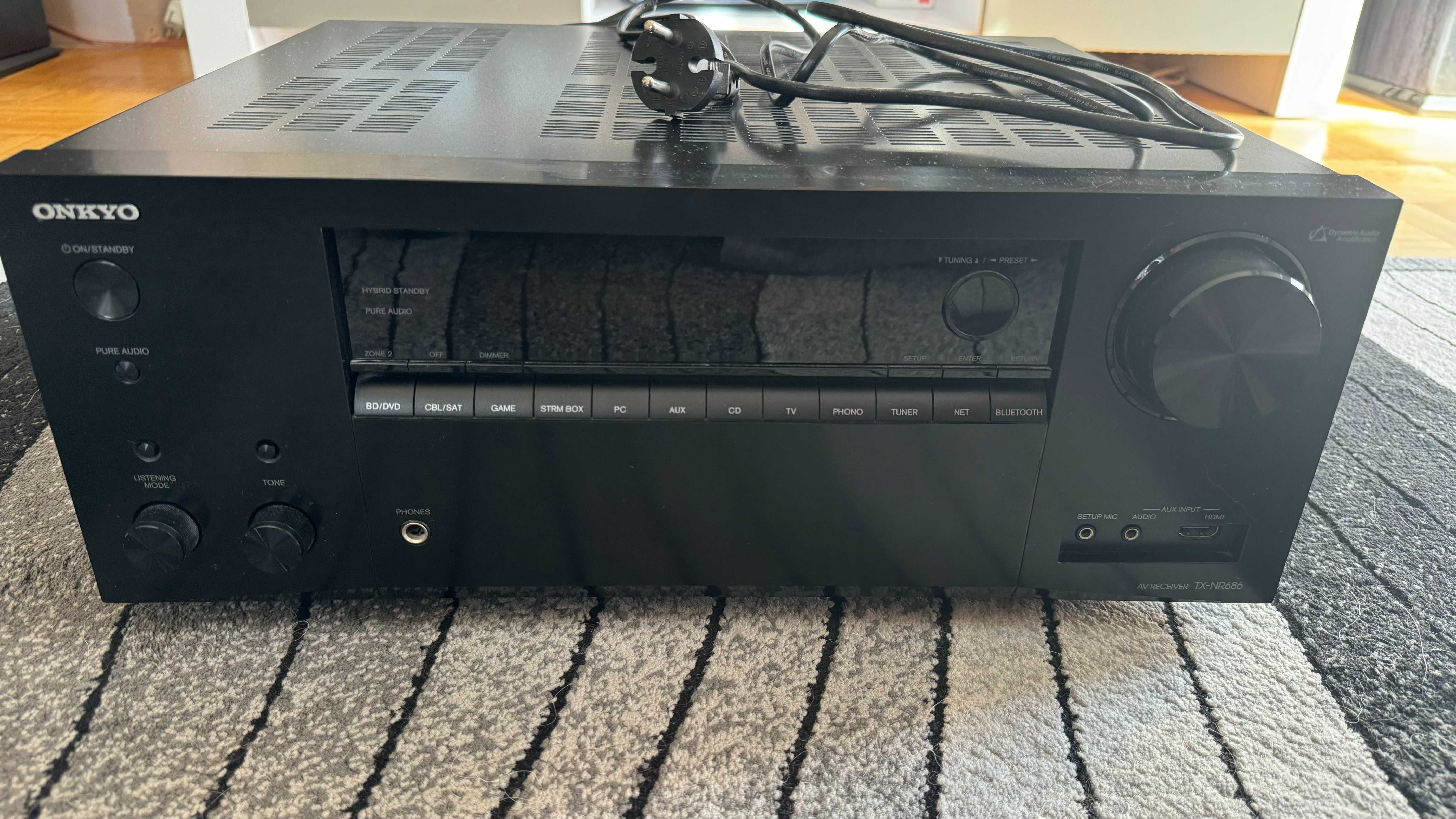 ONKYO TX-NR 686 używany