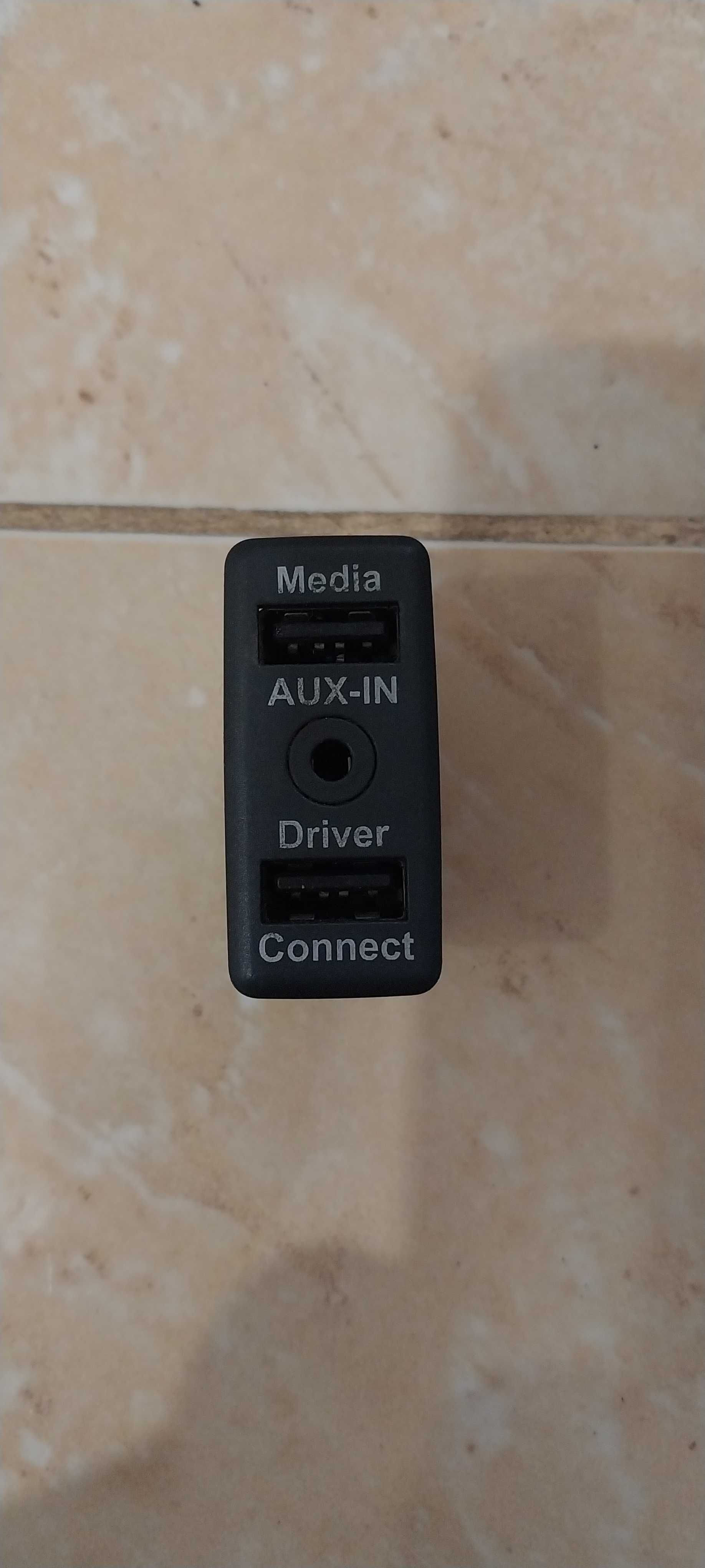 USB AUX для MAN TGX под застройку в панель