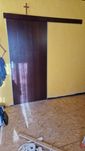 Drzwi przesuwane z prowadnica