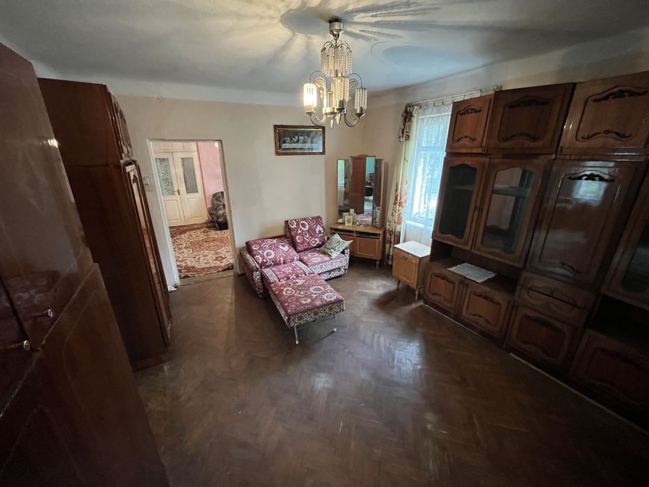 Продається будинок 100м.Крихівці.Комунікації.Центр.Школа.Садок.Місто