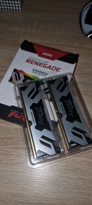 Pamięć Kingston Fury Renegade RGB, DDR5, 64 GB, 6000MHz, CL32