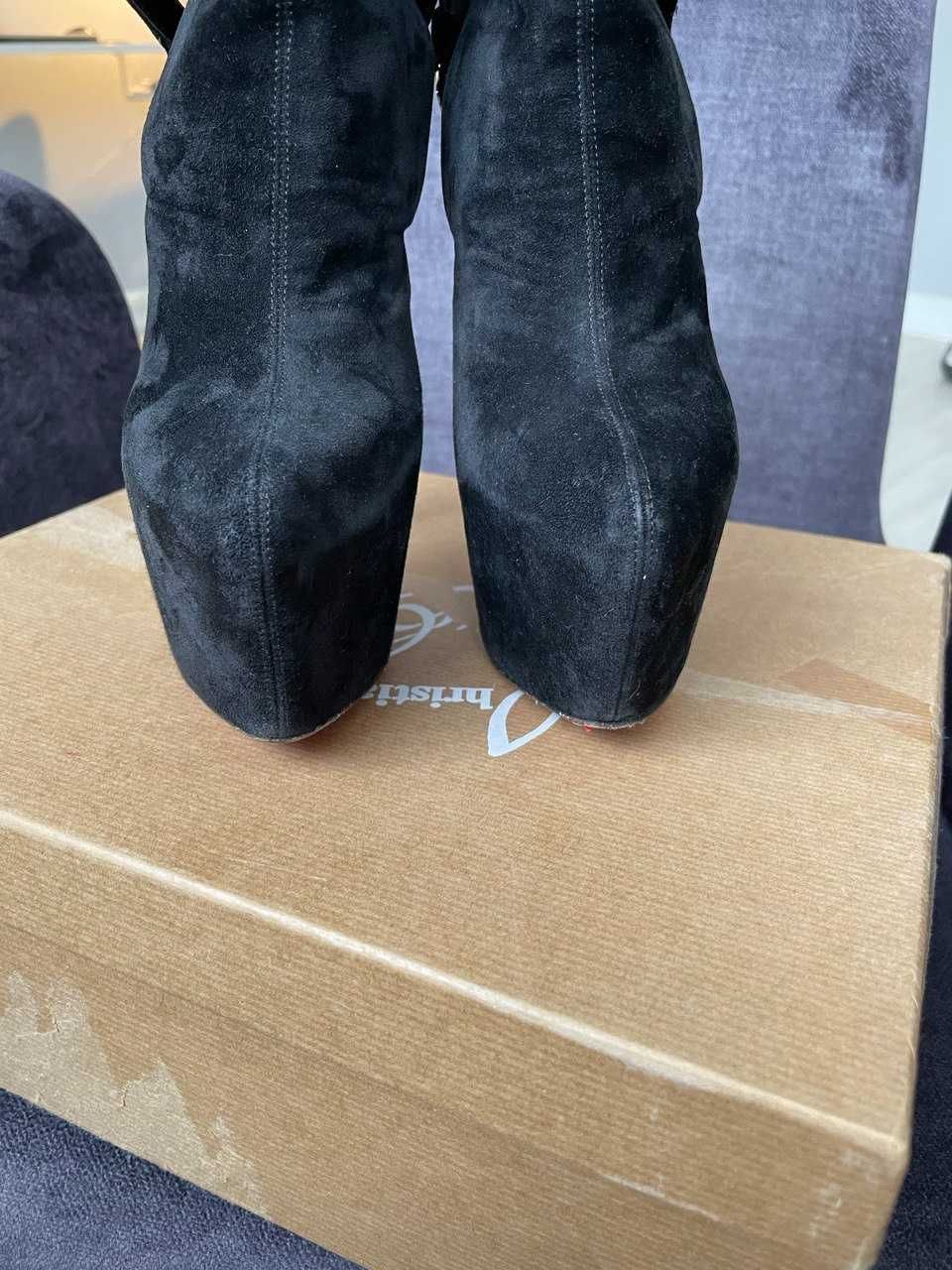 Ботильйони чоботи Christian Louboutin Black Розмір 35