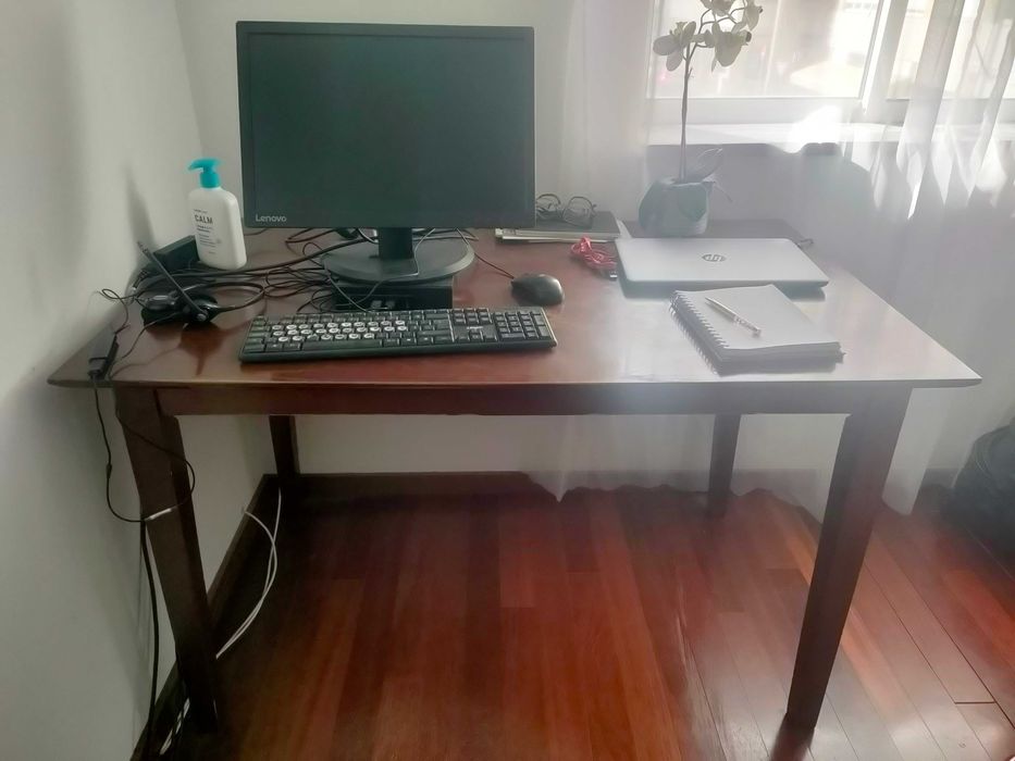 Mesa secretária para escritório