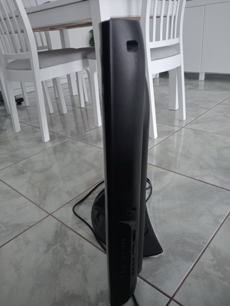 Televisão LCD usada