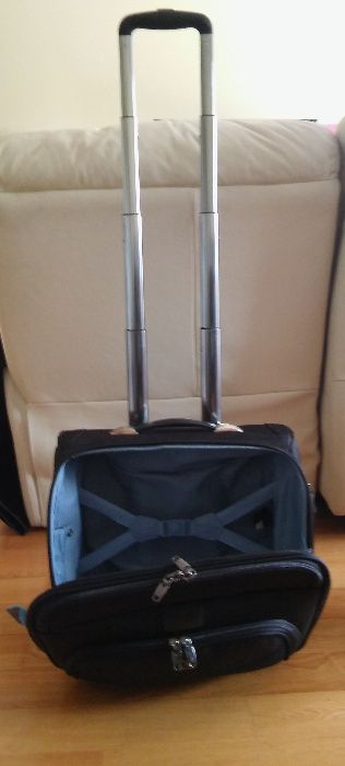 Travelpro Luggage Platinum Deluxe Rolling Tote Black