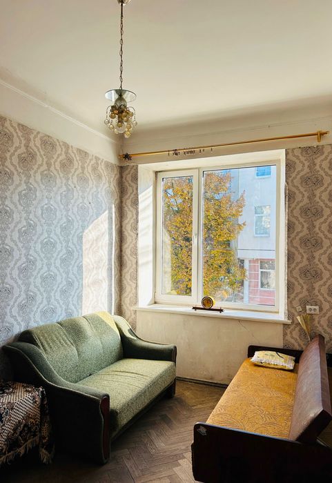 Простора двокімнатна квартира в центрі Луцька, вулиця Б. Хмельницького