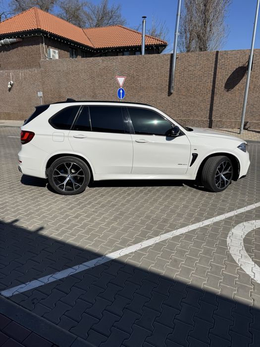 Продам БМВ  BMW X5 F15 M50D