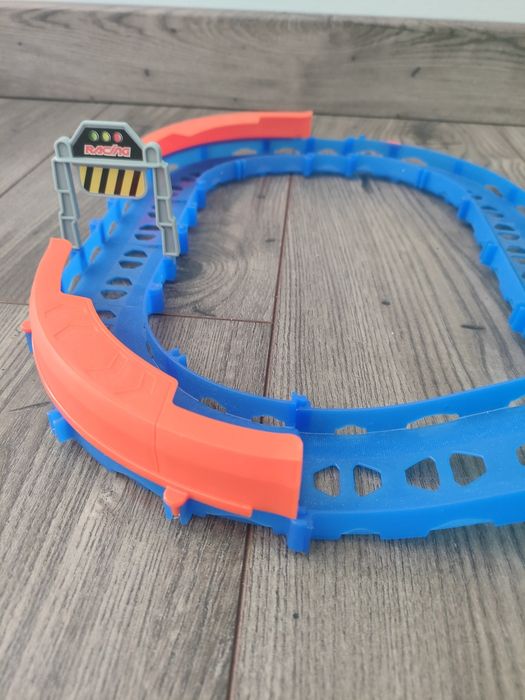 Świecący tor samochodowy