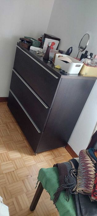 Mobilia de Quarto AREA(WENGUE) - EM BOM ESTADO