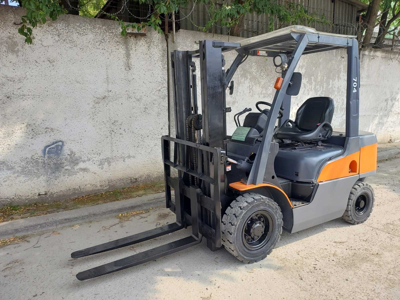 Автонавантажувач UNICARRIERS 2.5т дизель