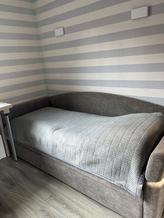 Ліжко-односпальне, з висувною додатковою частиною