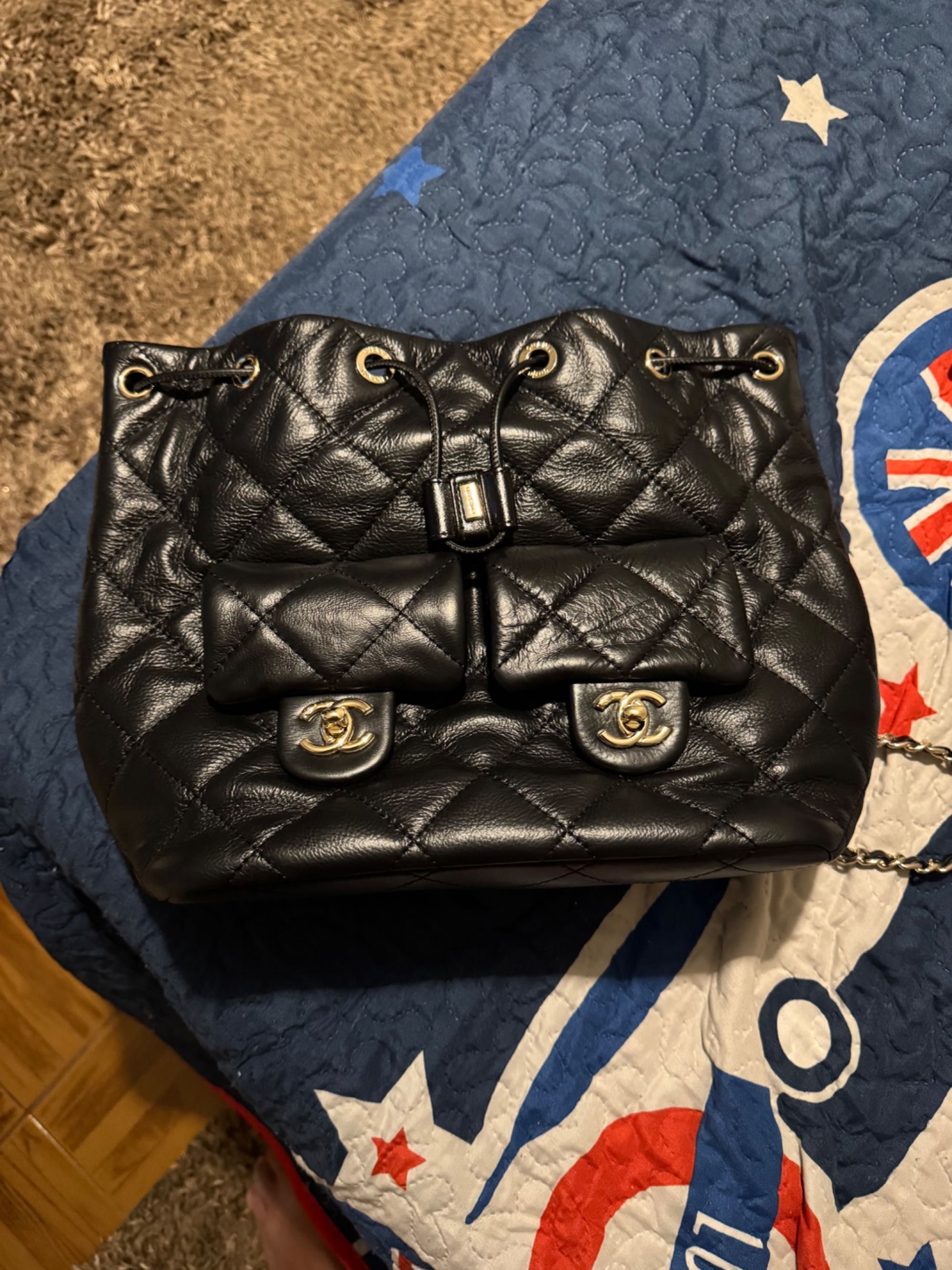 Mochila CHANEL original  como nova usadas 3 vezes