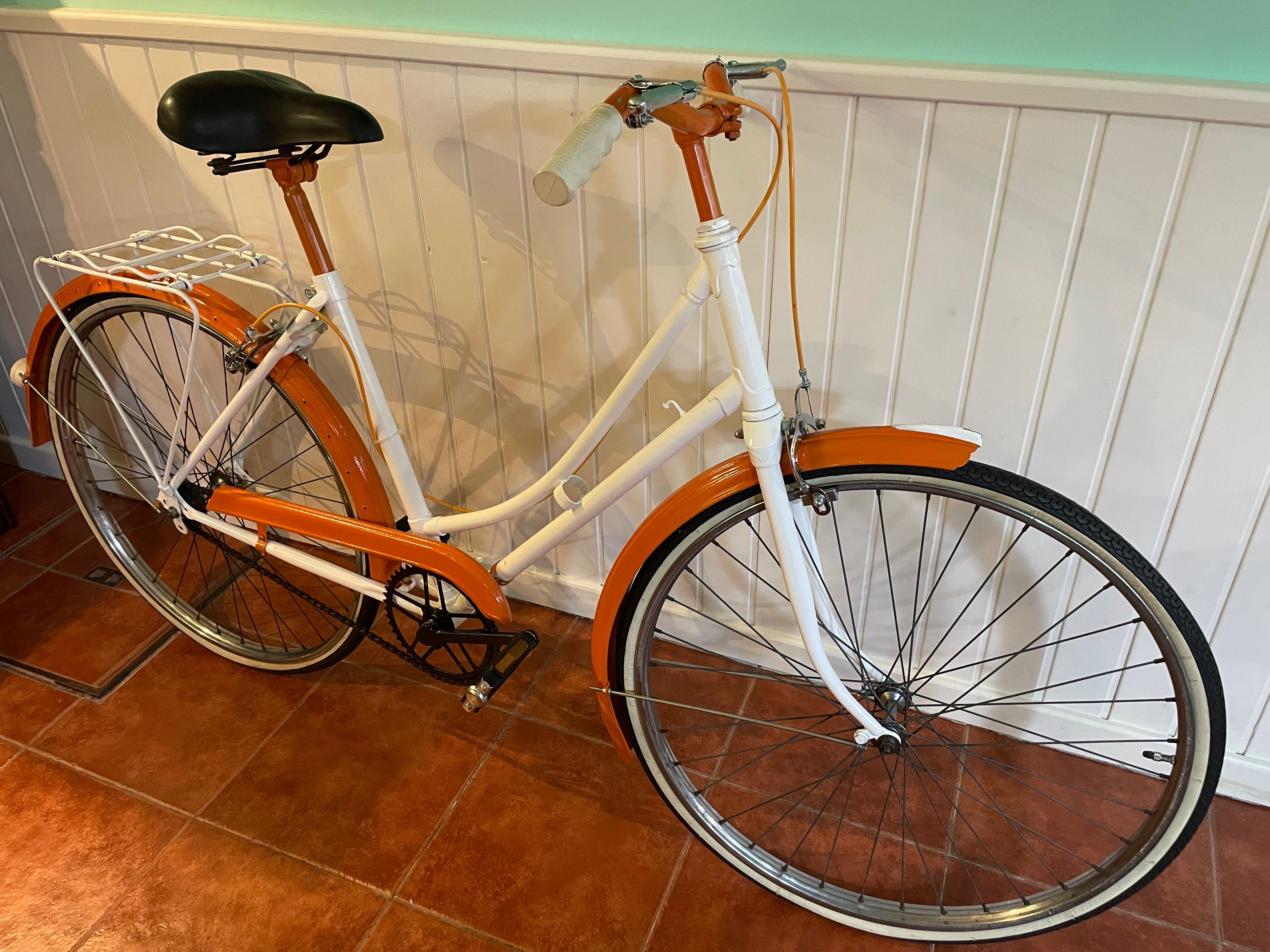 Bicicleta Vintage de Senhora Recondicionada e Personalizada