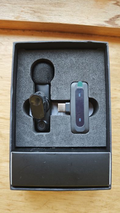 Micro wireless lapela