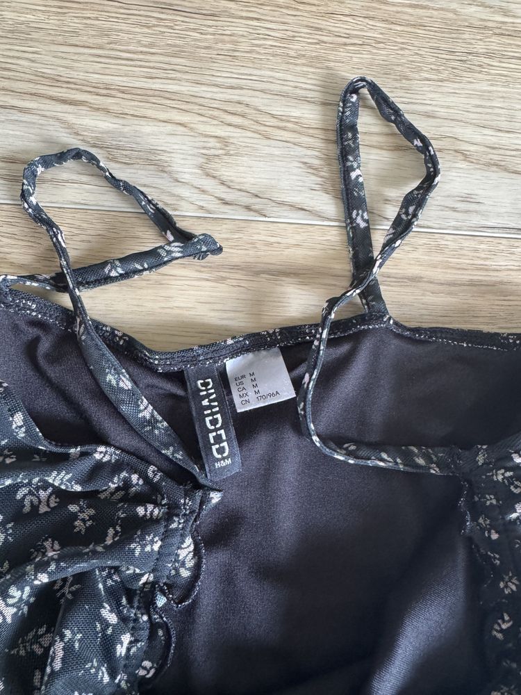 Czarna krótka dopasowana letnia sukienka na ramiączka rozmiar M H&M