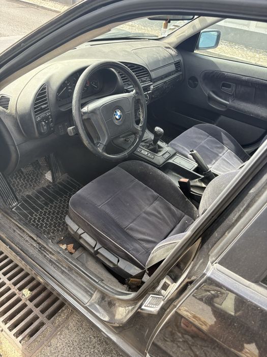 Vendo um BMW ano 95