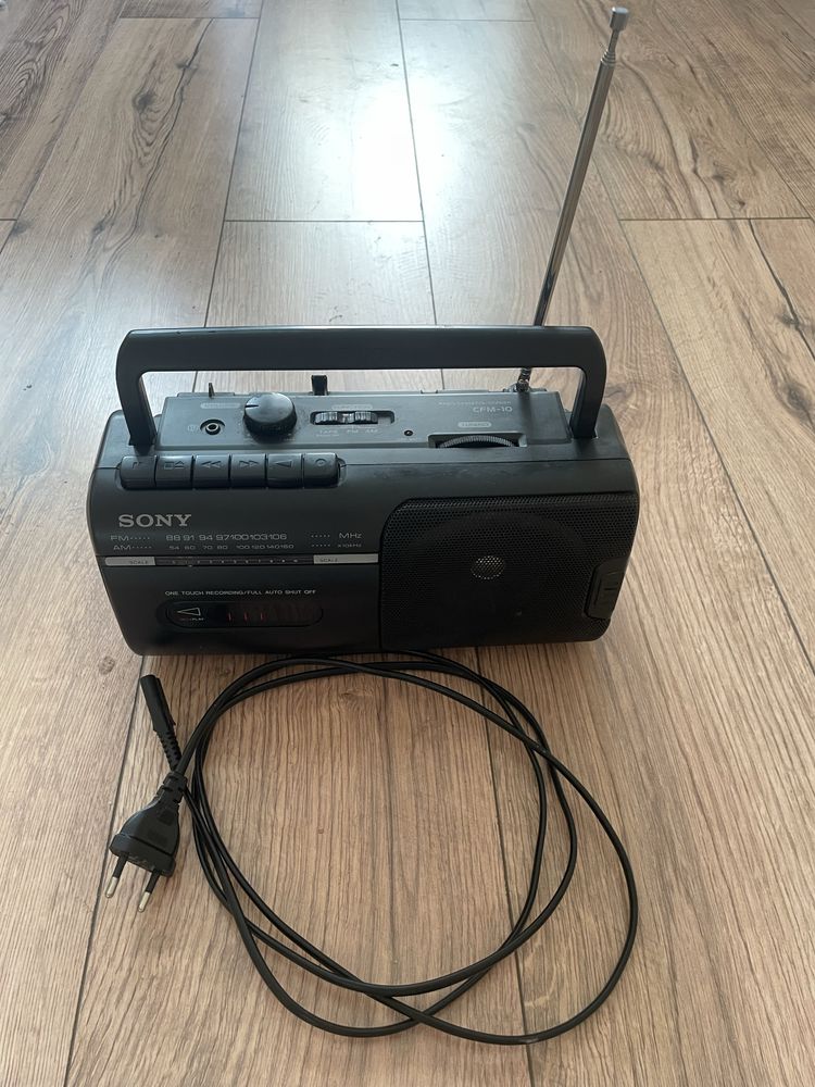 Продам касетний магнітофон Sony CFM-10