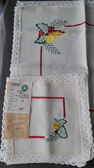 Bieżnik świąteczny i 4 serwetki