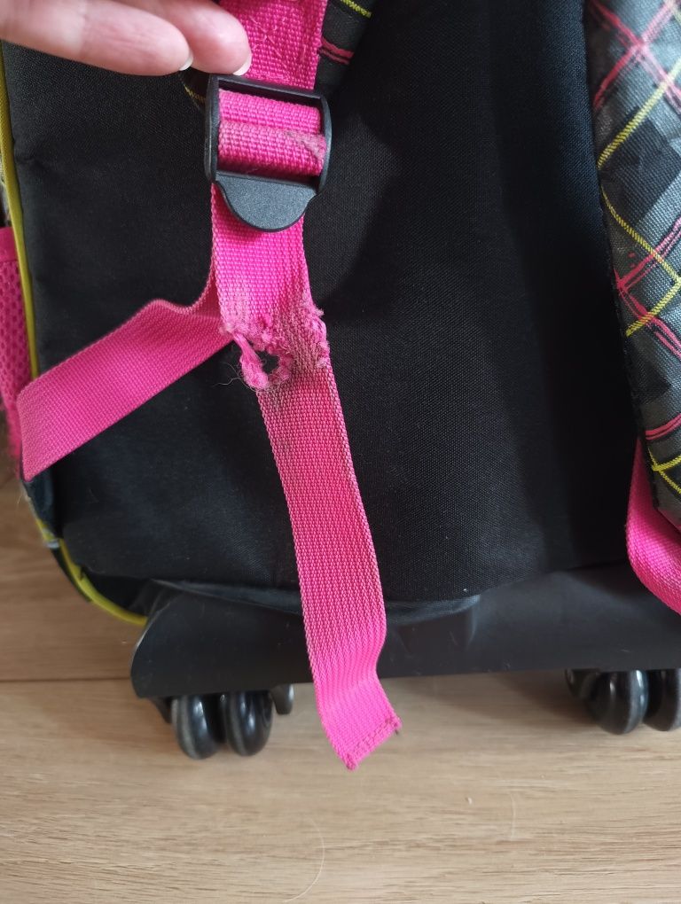 Plecak szkolny na kółkach Monster High + piórnik gratis