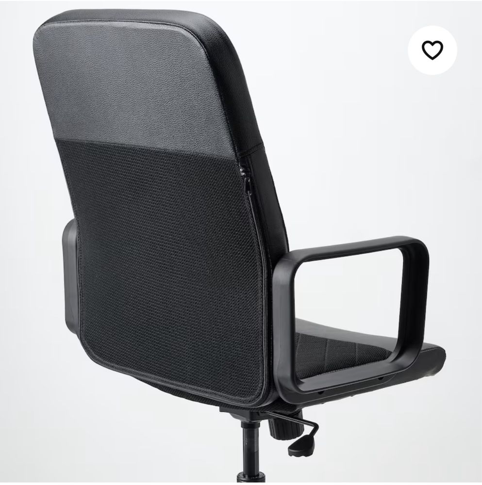 Cadeiras de escritorio giratorias pretas