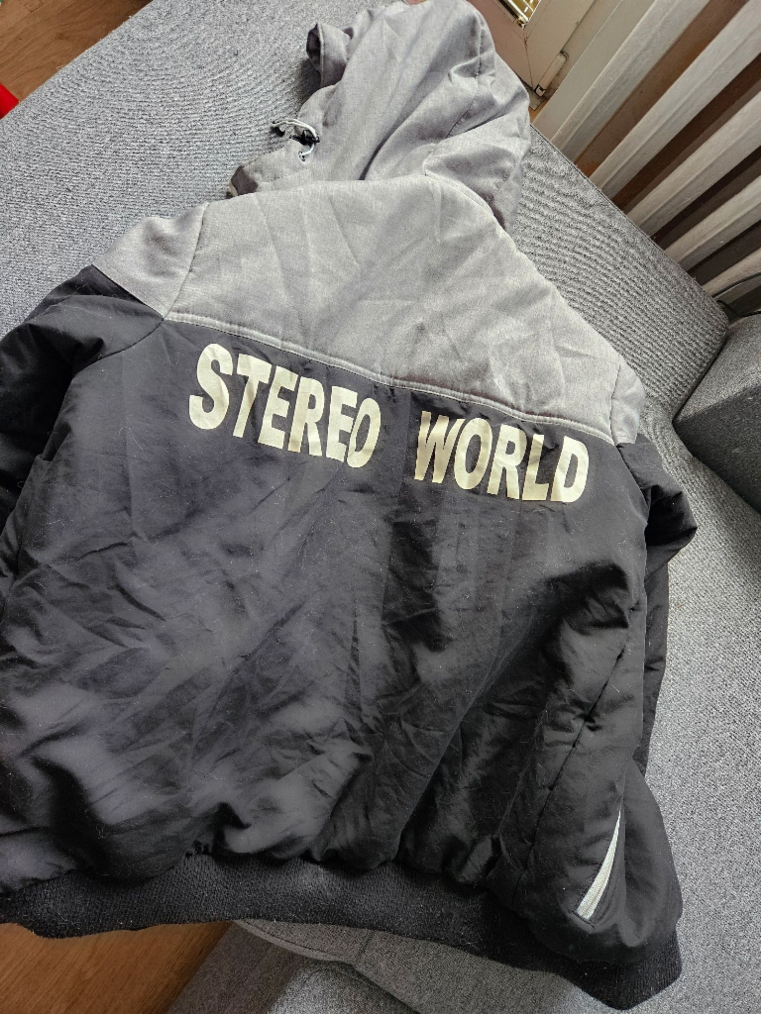 Męska kurtka z kapturem CROPP Stereo Wordl