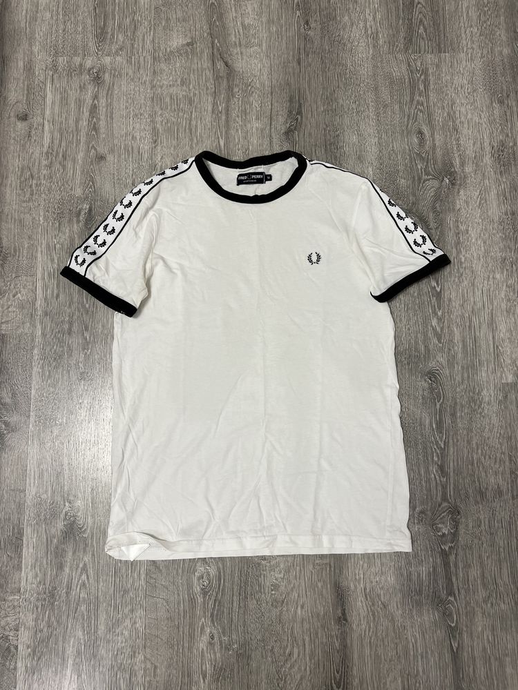 Футболка Fred Perry (на лампасах)