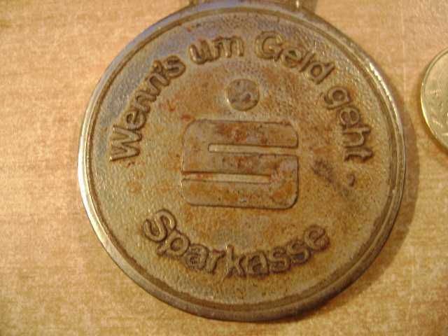 Starocie z PRL Birofilistyka Otwieracz do kapsli niemiecki do kolekcji