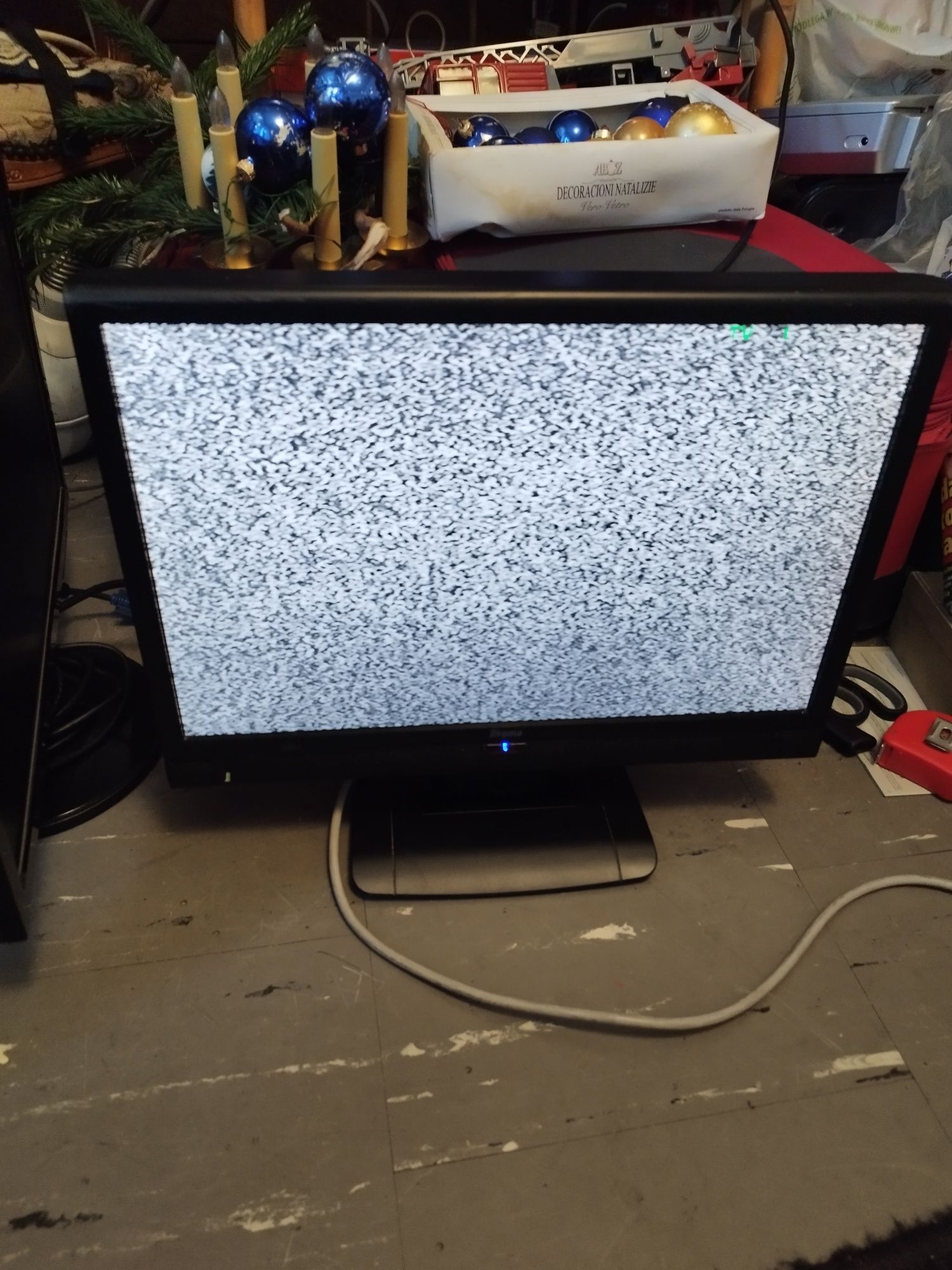 Mały Telewizor iiyama uszkodzony